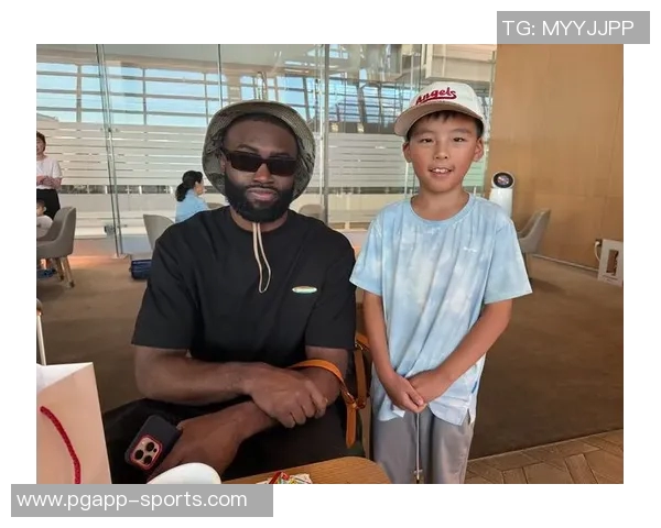 杰伦布朗半场表现出色13投8中贡献18分5助攻正负值高达5