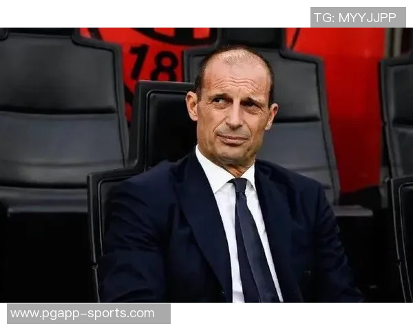 米兰老板卡迪纳莱亲临球队探访与球员阿莱格里亲切互动